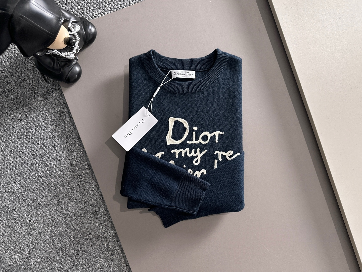 dior 2025秋冬新款羊毛毛衣 高品质意大利进口羊毛混纺面料，高密度针织，时尚百搭毛衣，帅气十足。经
