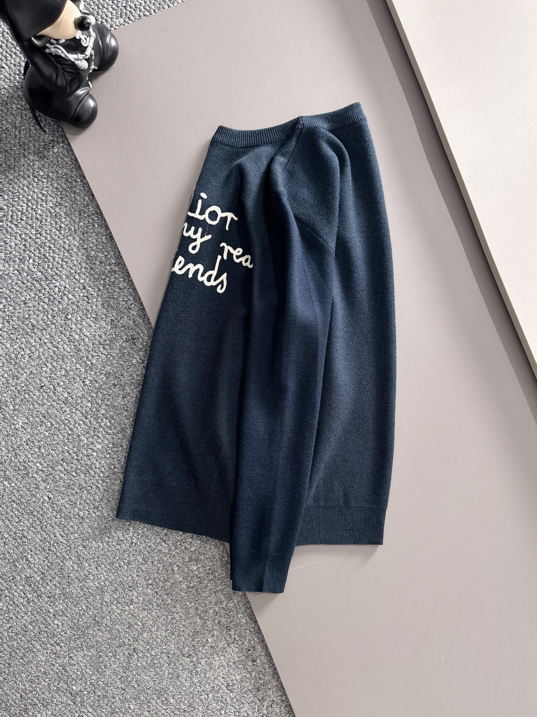 dior 2025秋冬新款羊毛毛衣 高品质意大利进口羊毛混纺面料，高密度针织，时尚百搭毛衣，帅气十足。经