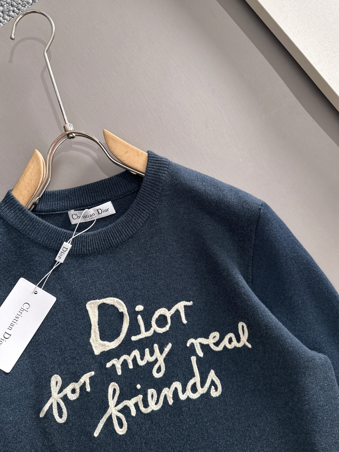 dior 2025秋冬新款羊毛毛衣 高品质意大利进口羊毛混纺面料，高密度针织，时尚百搭毛衣，帅气十足。经