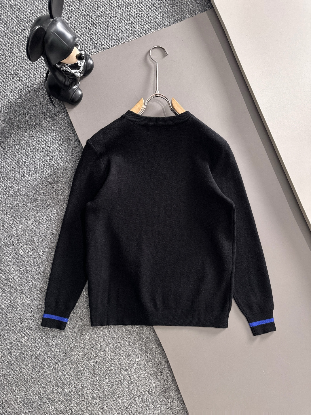 Burberry 2025秋冬新款羊毛毛衣 高品质意大利进口羊毛混纺面料，高密度针织，时尚百搭毛衣，帅气