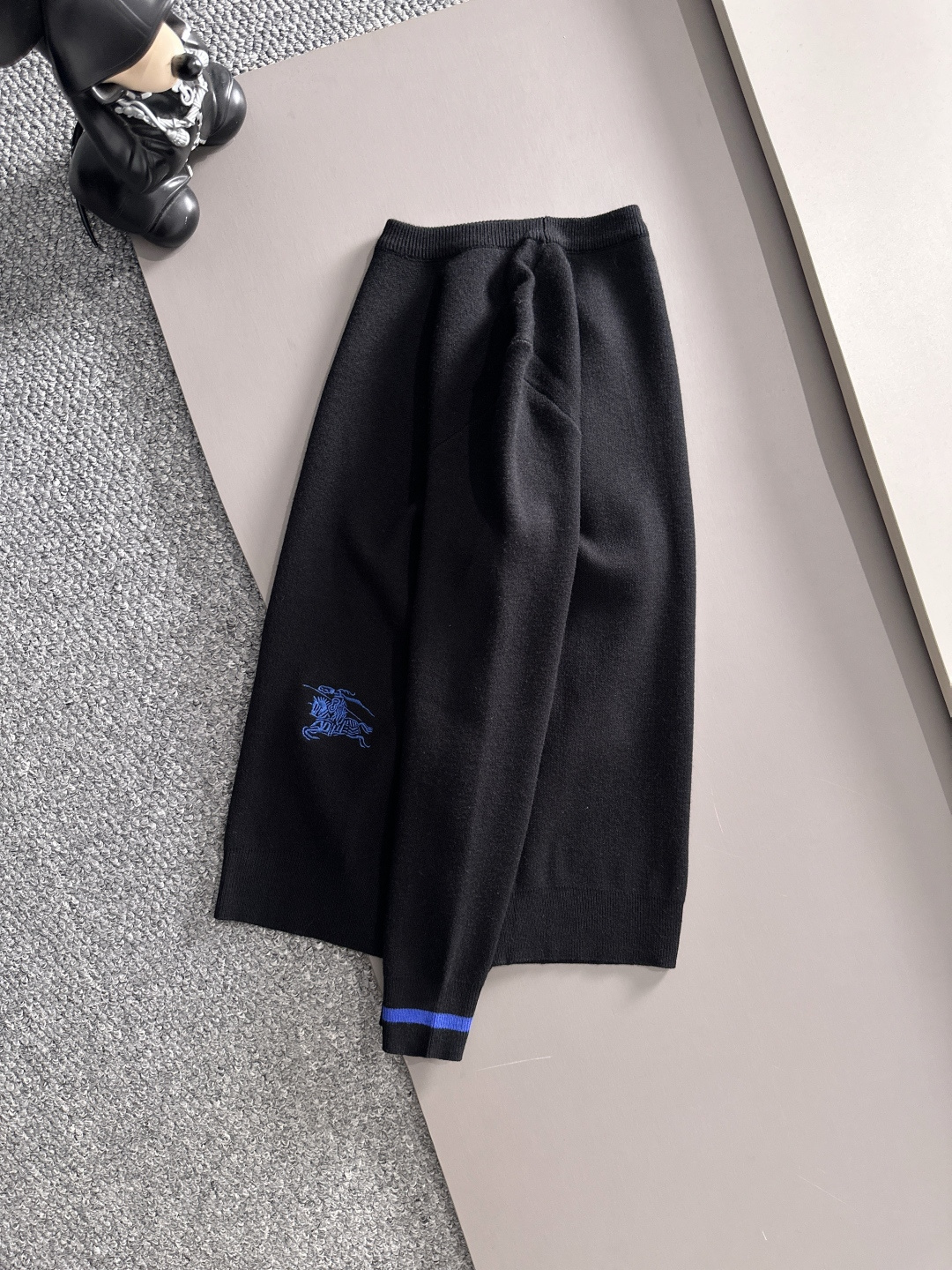 Burberry 2025秋冬新款羊毛毛衣 高品质意大利进口羊毛混纺面料，高密度针织，时尚百搭毛衣，帅气