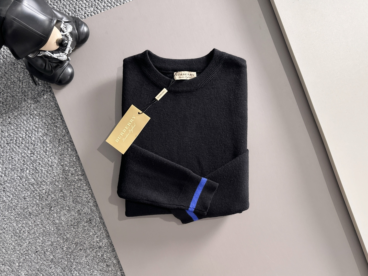 Burberry 2025秋冬新款羊毛毛衣 高品质意大利进口羊毛混纺面料，高密度针织，时尚百搭毛衣，帅气