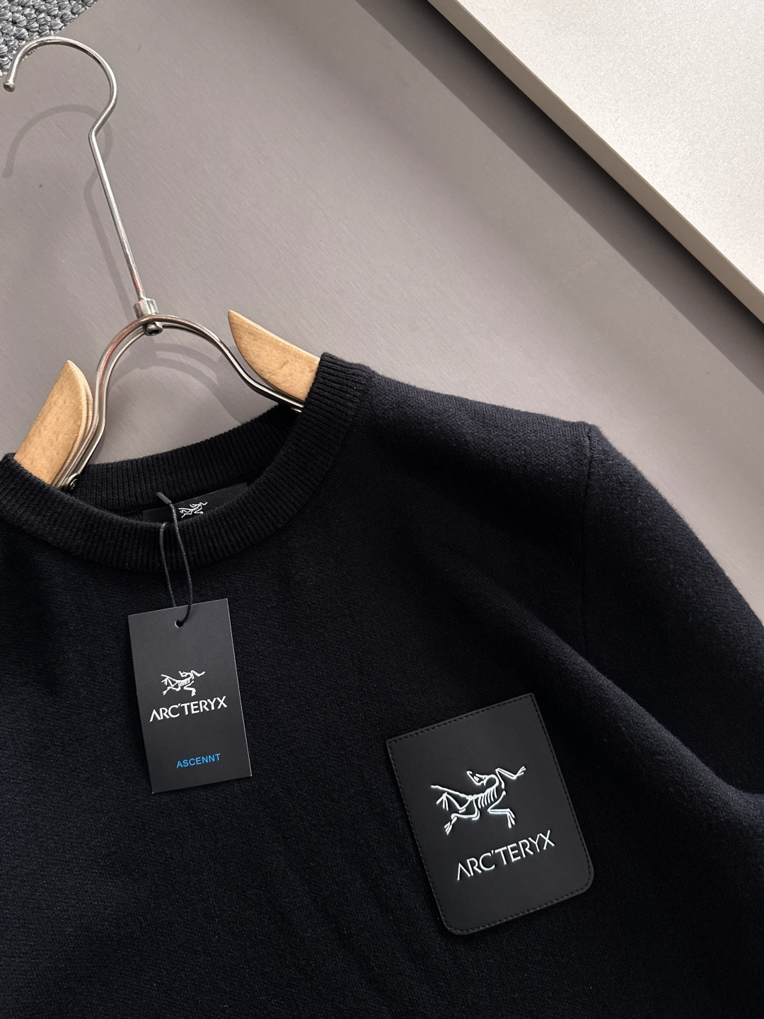 ARC'TERYX 2025秋冬新款羊毛毛衣 高品质意大利进口羊毛混纺面料，高密度针织，时尚百搭毛衣，帅