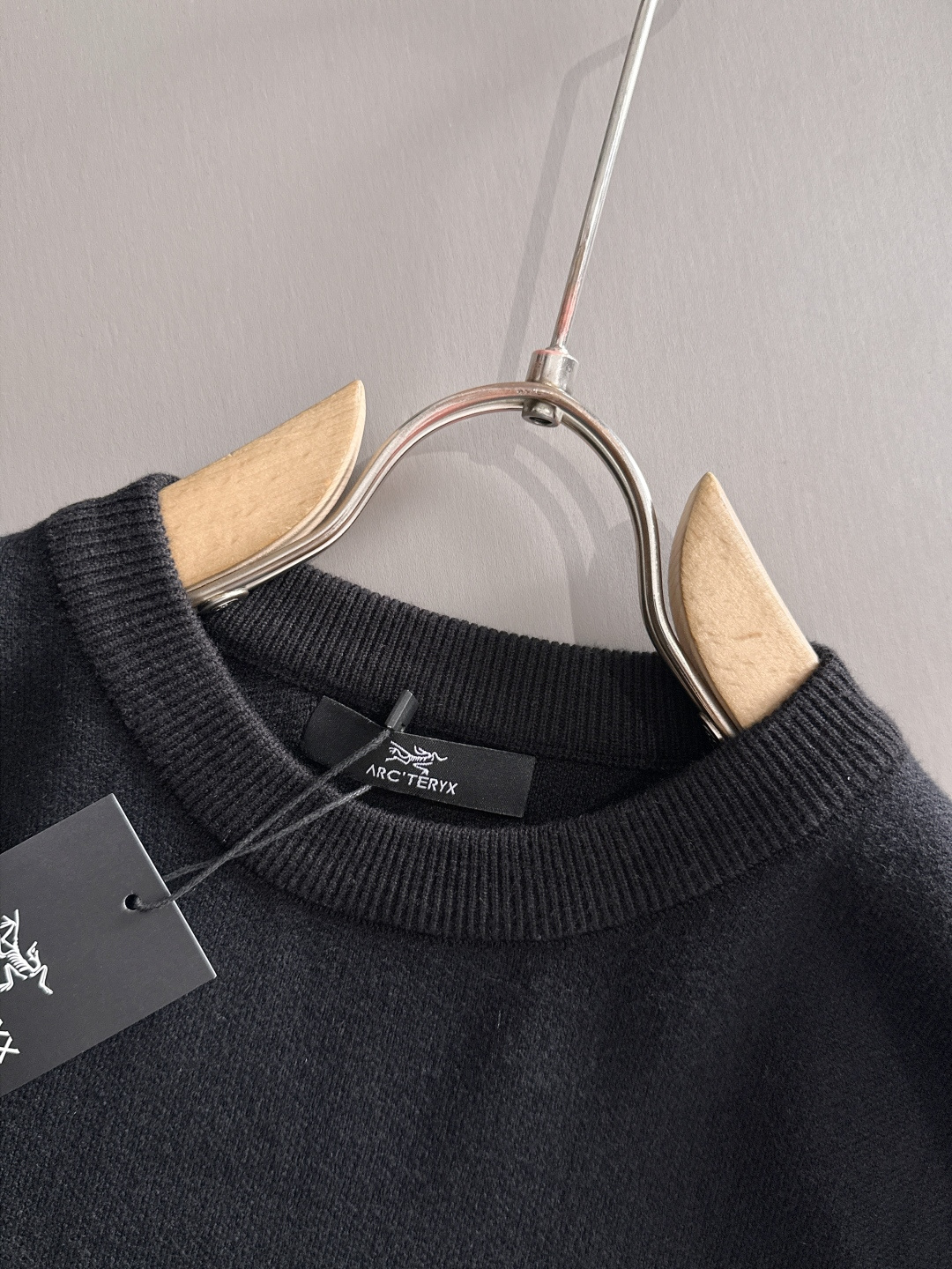 ARC'TERYX 2025秋冬新款羊毛毛衣 高品质意大利进口羊毛混纺面料，高密度针织，时尚百搭毛衣，帅