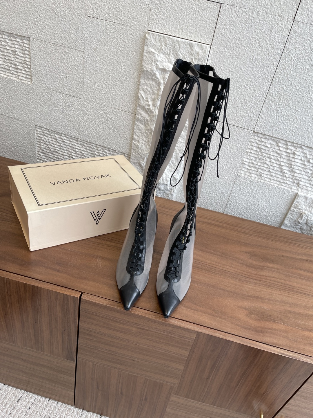 VANDA NOVAK Summer Shoes Collection: Unique Design, Italian Imports, High Quality Materials - 图片 2