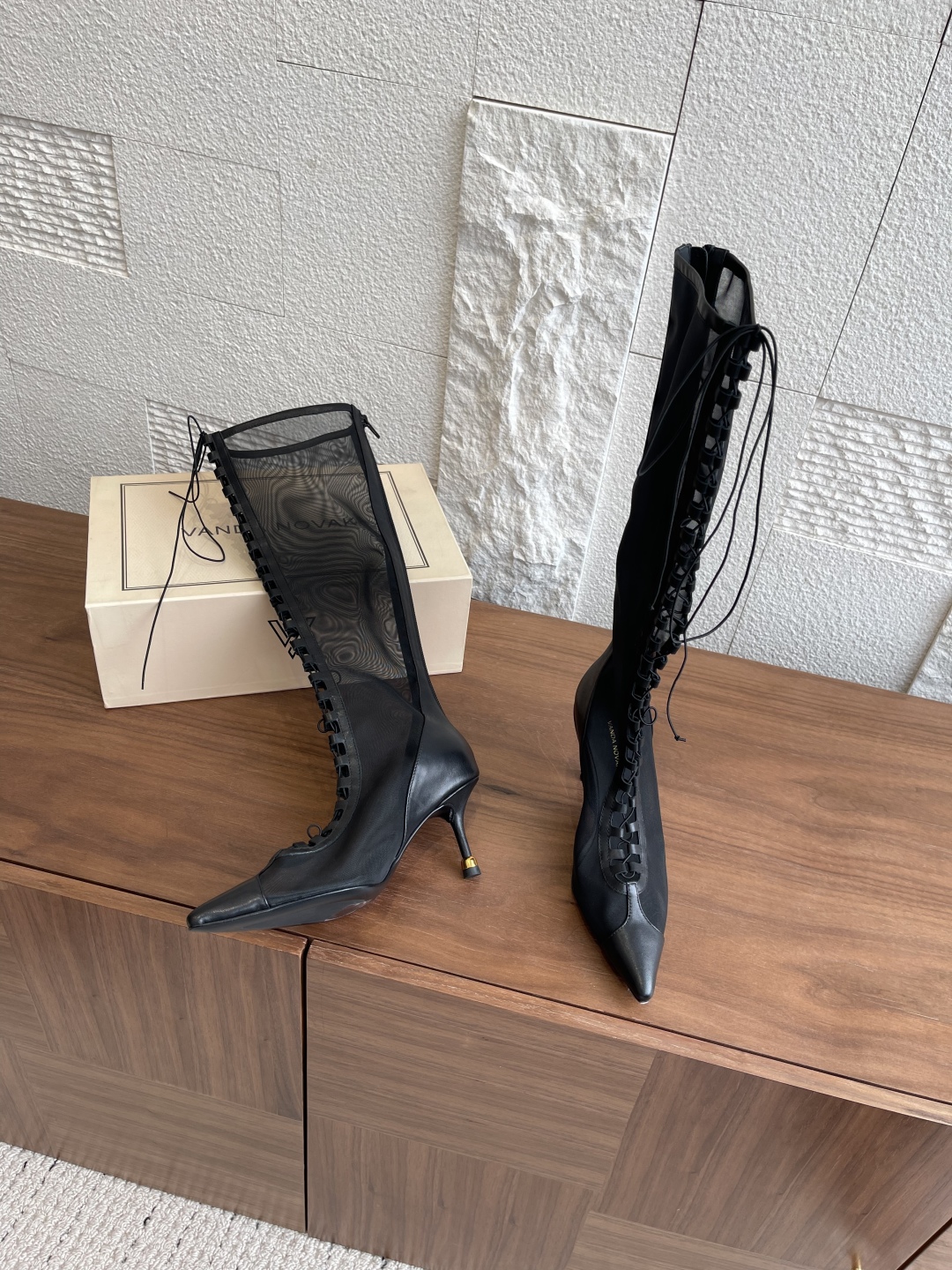 VANDA NOVAK’s High-quality Italian Shoes with Unique Design and Premium Materials - 图片 6