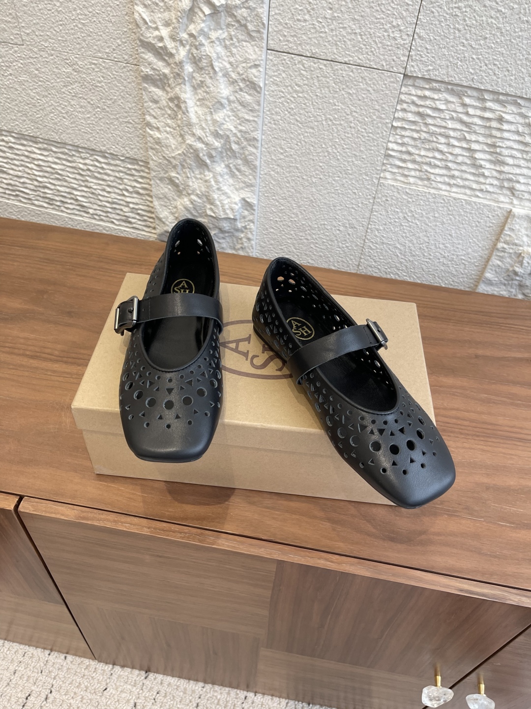 ASH 25s: Stylish Breathable Shoes with Imported Cow Skin and Sheep Skin Lining - 图片 4