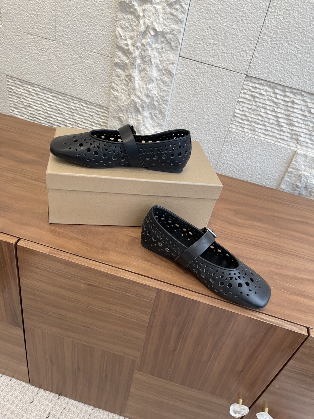 ASH 25s: Stylish Breathable Shoes with Imported Cow Skin and Sheep Skin Lining - 图片 3