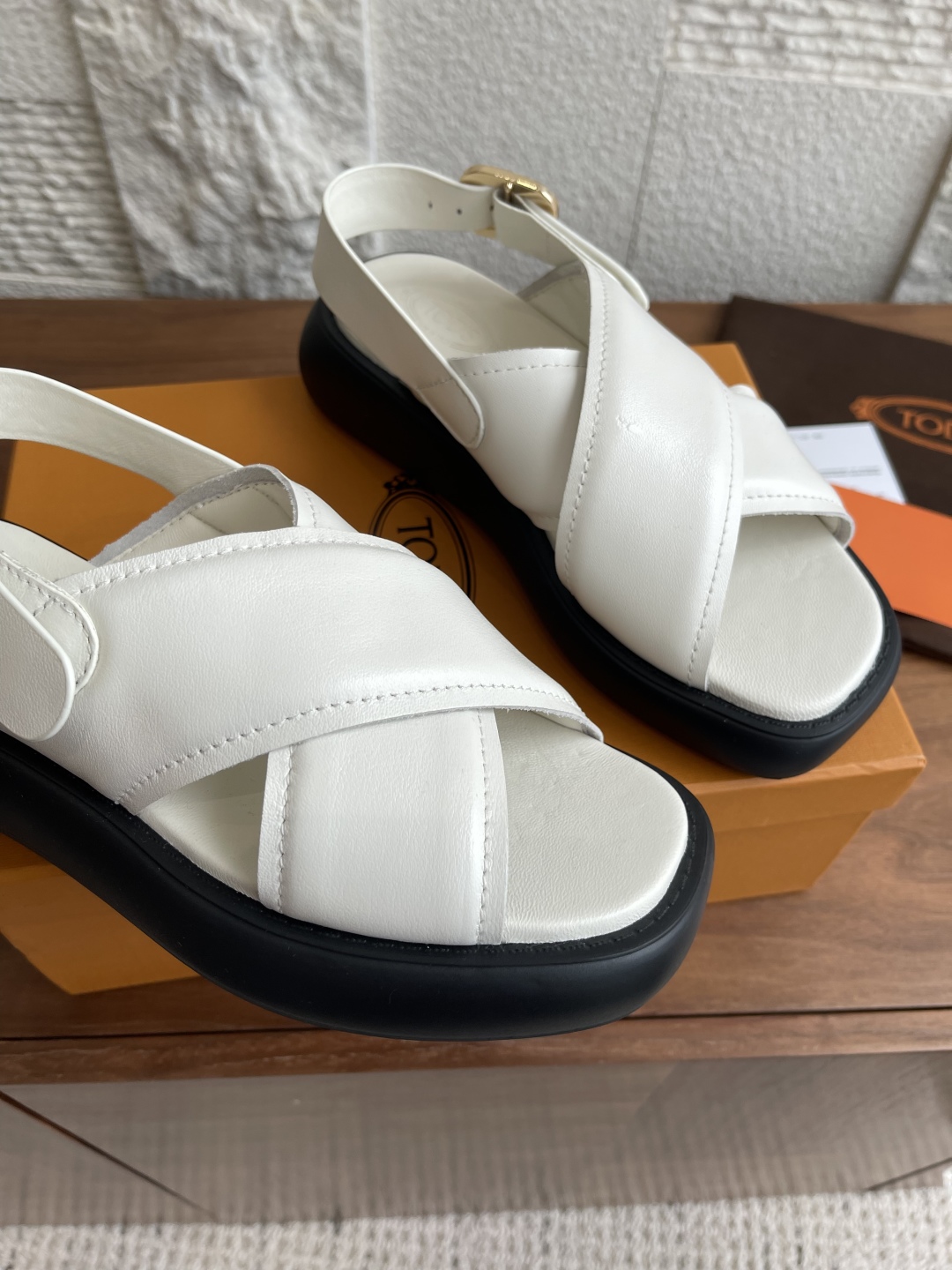 TOD’S Tords 25ss Summer Sandals: Soft Cow Skin, Gadget Designs, Comfortable Feet - 图片 9