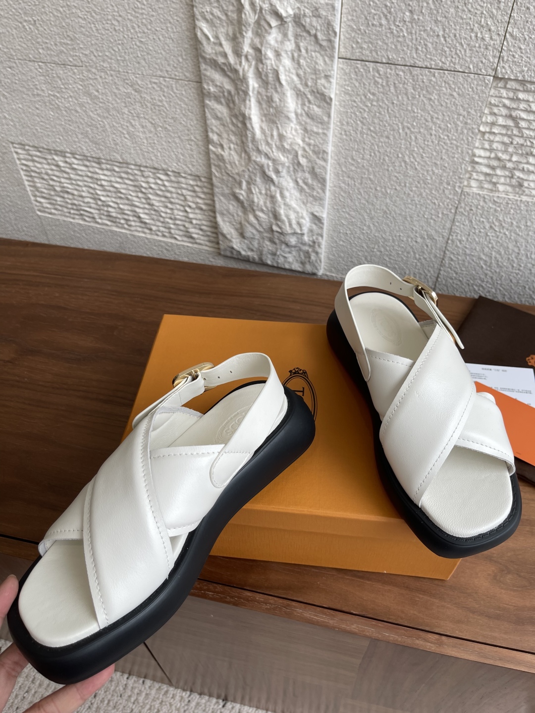 TOD’S Tords 25ss Summer Sandals: Soft Cow Skin, Gadget Designs, Comfortable Feet - 图片 5
