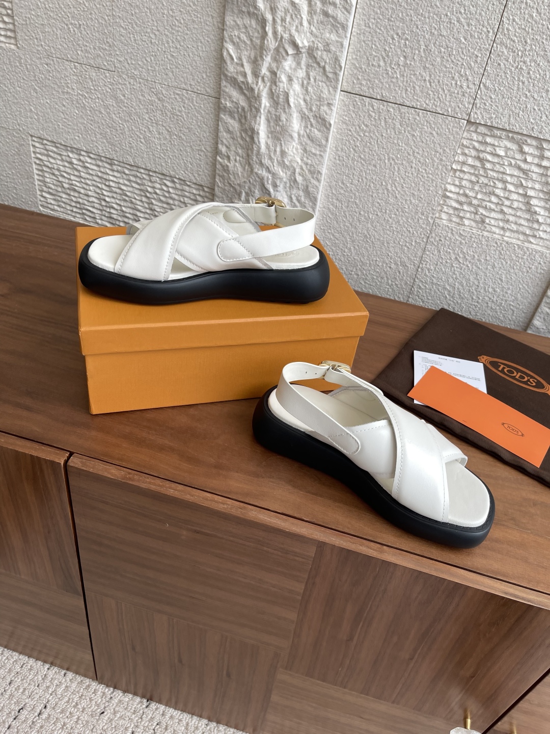 TOD’S Tords 25ss Summer Sandals: Soft Cow Skin, Gadget Designs, Comfortable Feet - 图片 3