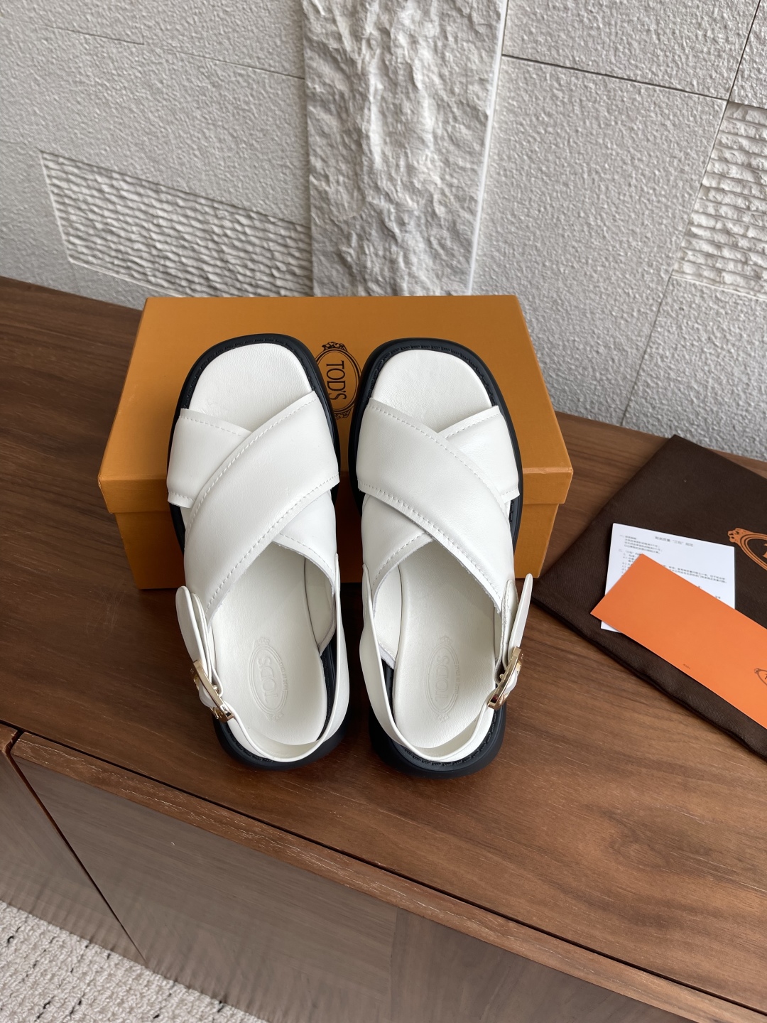 TOD’S Tords 25ss Summer Sandals: Soft Cow Skin, Gadget Designs, Comfortable Feet - 图片 2