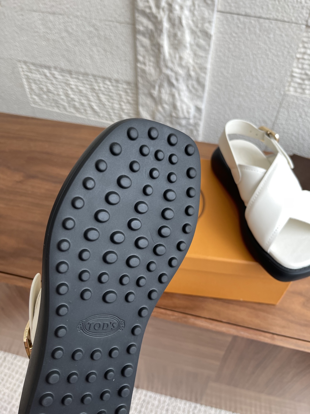 TOD’S Tords 25ss Summer Sandals: Soft Cow Skin, Gadget Designs, Comfortable Feet - 图片 7