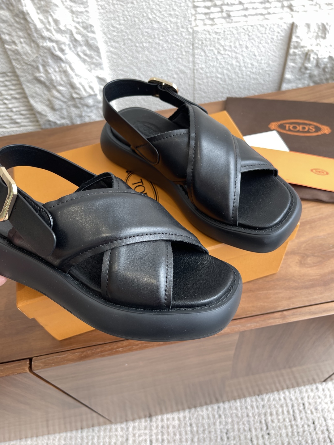 TOD’S Tords 25ss Summer Sandals: Comfortable Cow Skin with Unique Design - 图片 9