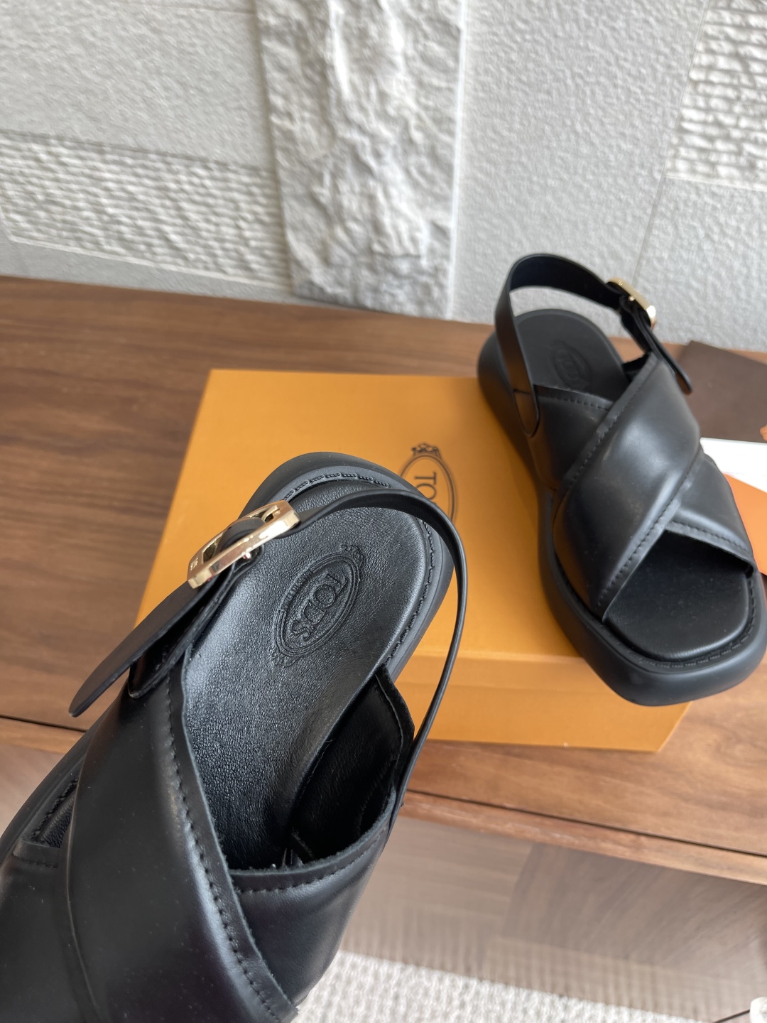 TOD’S Tords 25ss Summer Sandals: Comfortable Cow Skin with Unique Design - 图片 6