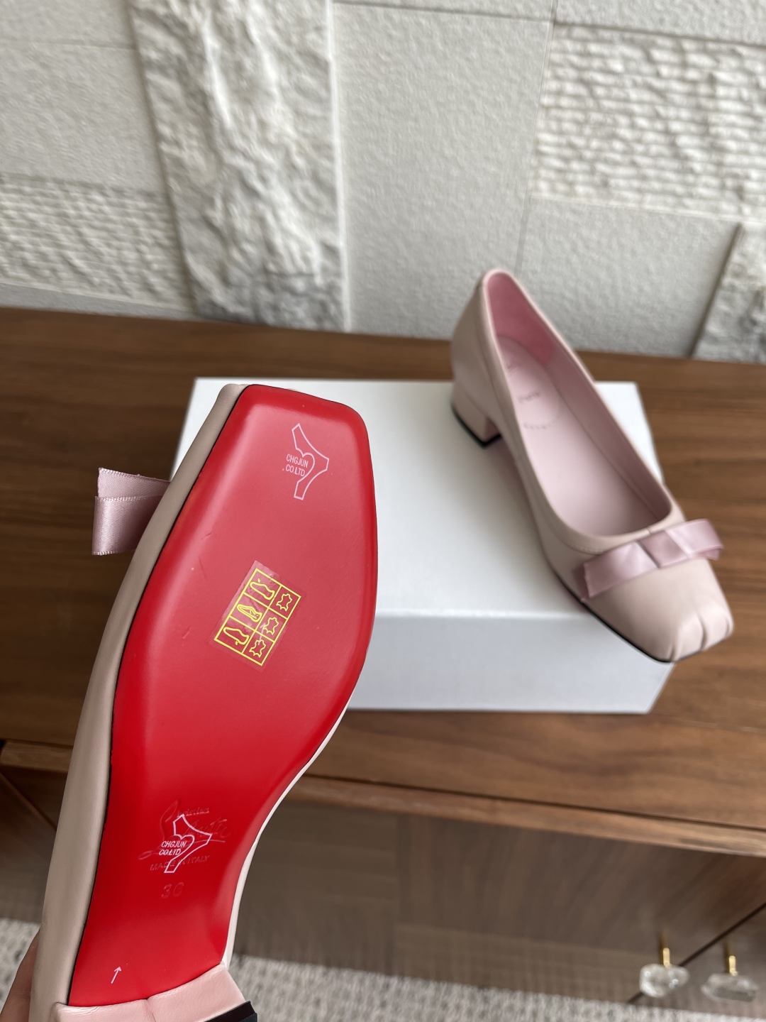 New Fall/Winter Christian Louboutin Women’s Shoes: Mamadrague Collection, Red Soles, Butterfly Detail - 图片 7