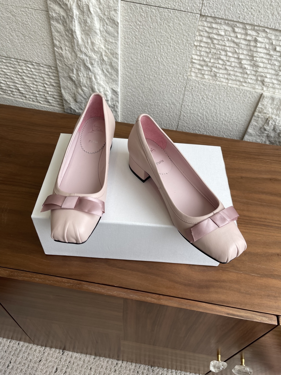 New Fall/Winter Christian Louboutin Women’s Shoes: Mamadrague Collection, Red Soles, Butterfly Detail - 图片 4