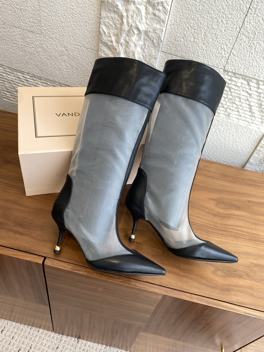 Fashion Review: VANDA NOVAK’s Unique Embroidered Boots with Italian Craftsmanship