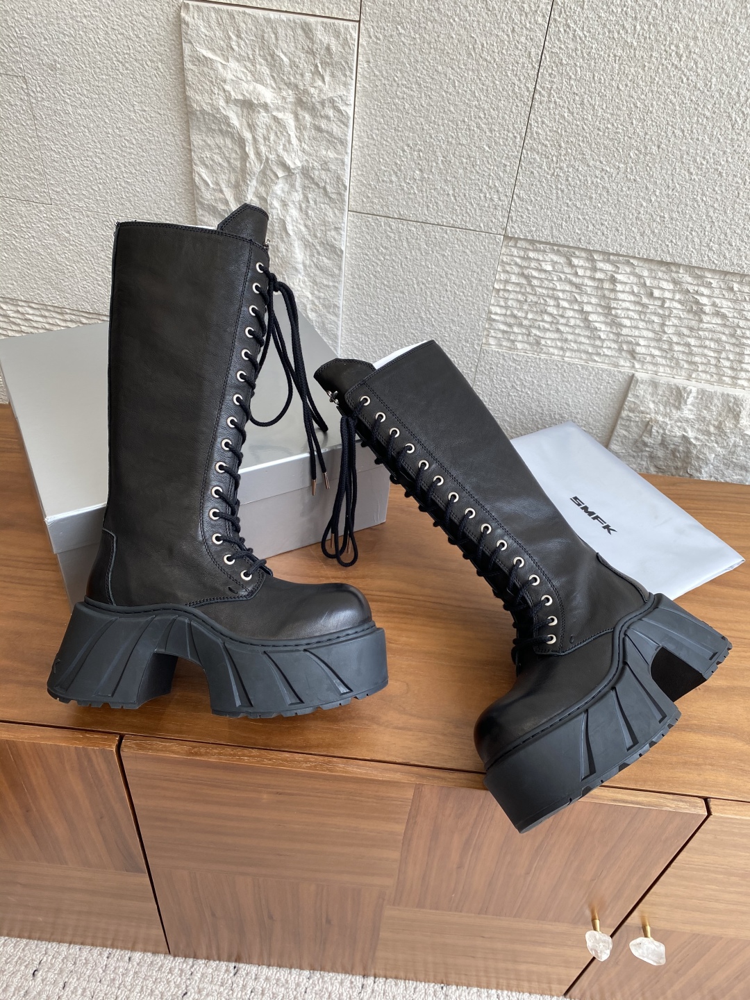 SMFK Mirage Machine Boots: Luxury Design Inspired by GT Sport Cars - 图片 2