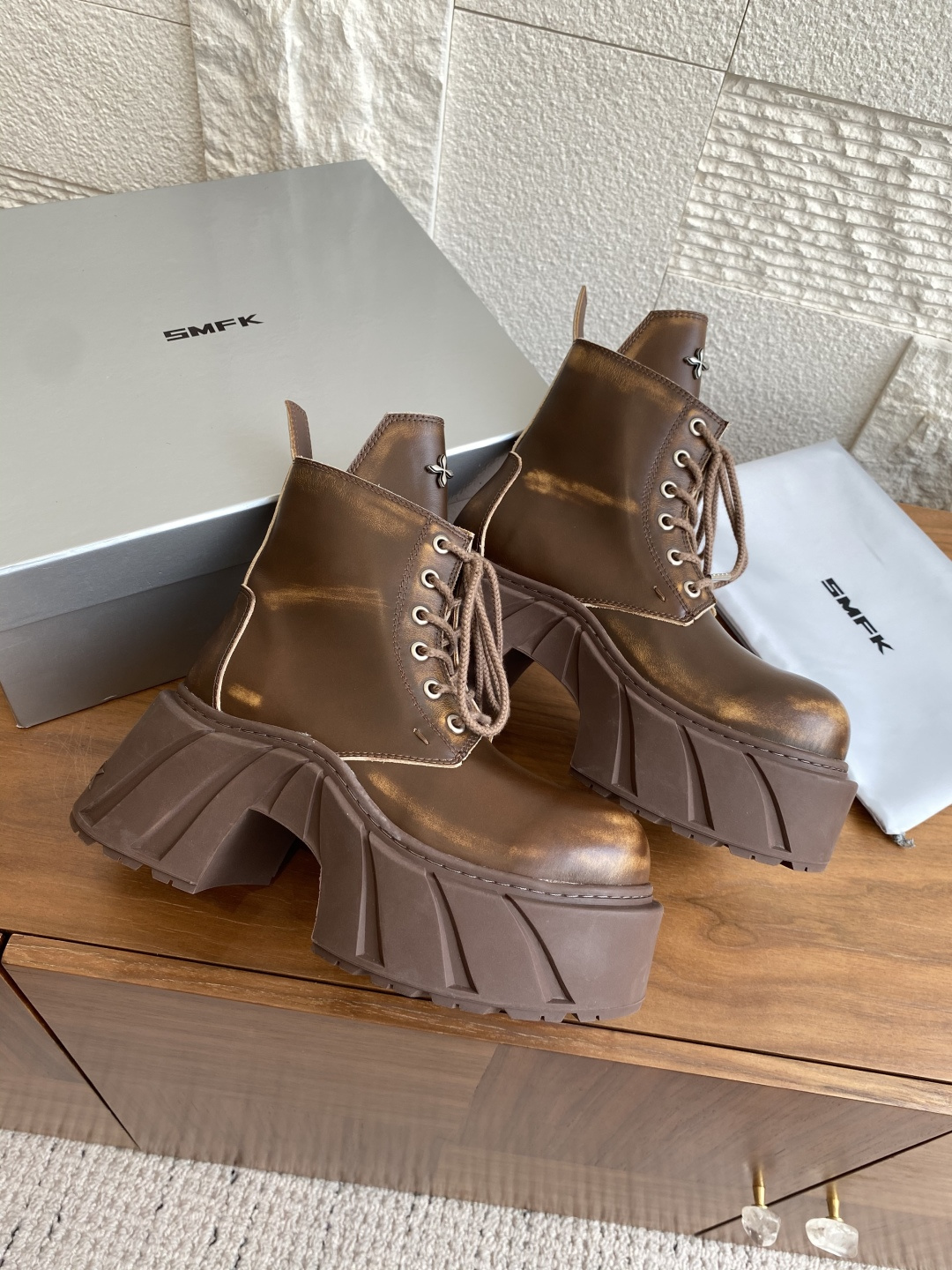 SMFK Mirage Machine Boots: Luxury Leather Shoes Inspired by GT Cars - 图片 3