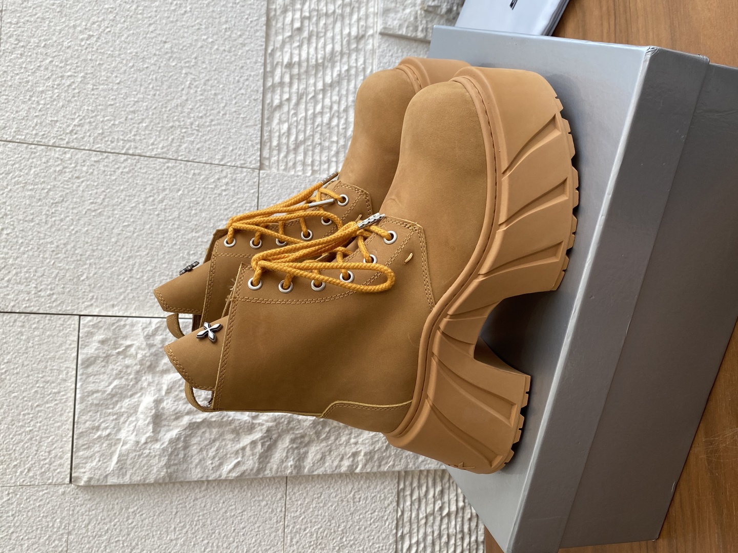 SMFK Mirage Machine Boots: GT-inspired luxury leather shoe boots for summer adventures.