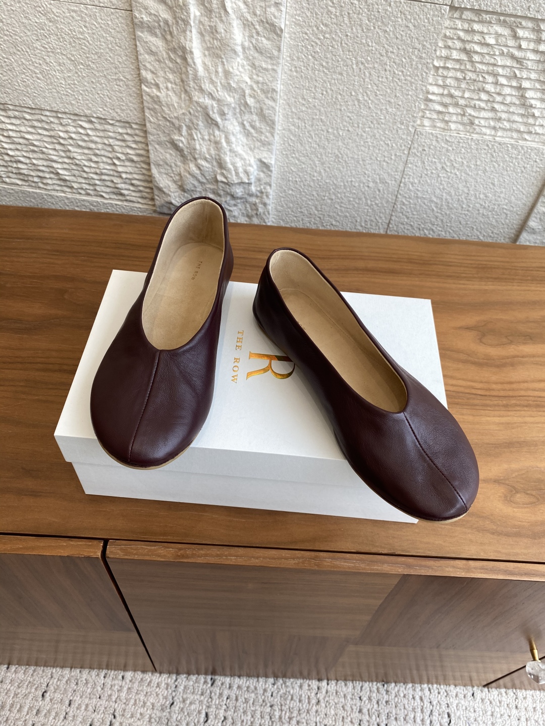 Luxurious Sheepskin Ballerina Flats by The Row – Top Version for $600 - 图片 4