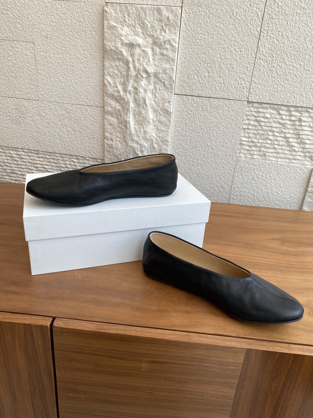 Luxurious Sheepskin Ballerina Flats by The Row, Size 35-40 - 图片 3