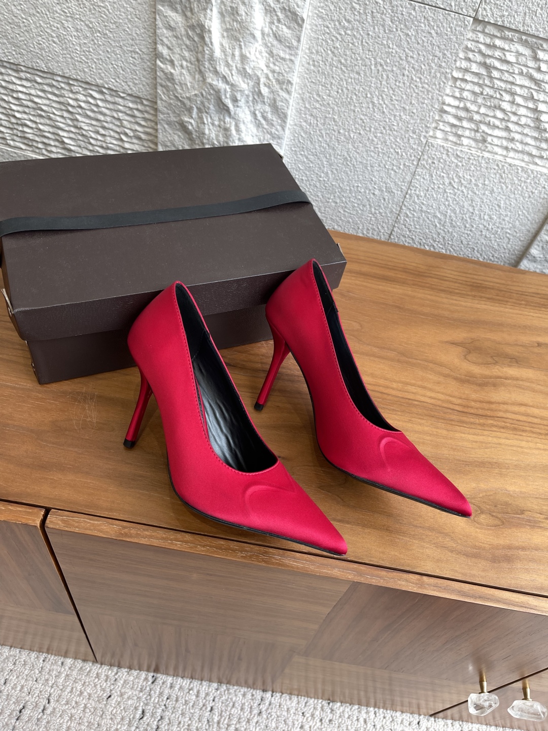 Alaia 25ss New Falls High Heel Single Shoes: Stylish, High-Quality, Imported Silk and Sheep Skin