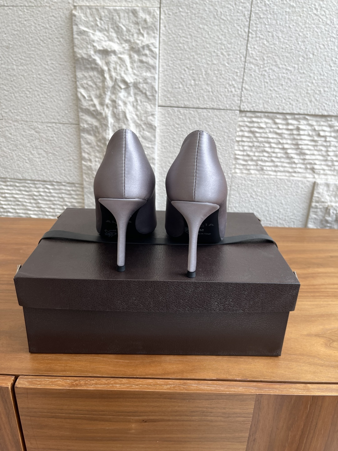 Alaia 25ss Pointy High Heel Single Shoes: Stylish, High-Quality Italian Imports, 9cm Heel, Size 35-42 - 图片 7