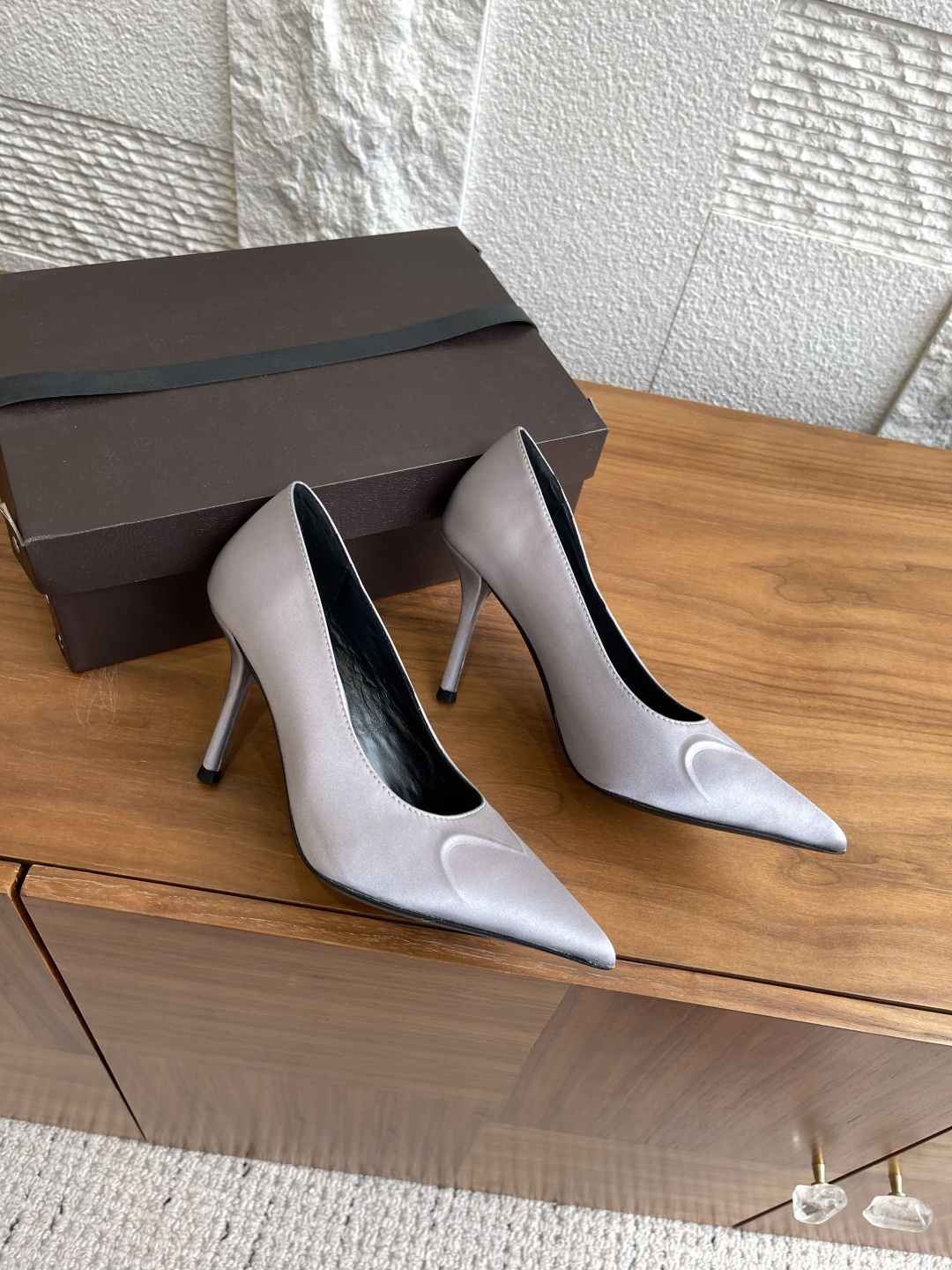 Alaia 25ss Pointy High Heel Single Shoes: Stylish, High-Quality Italian Imports, 9cm Heel, Size 35-42