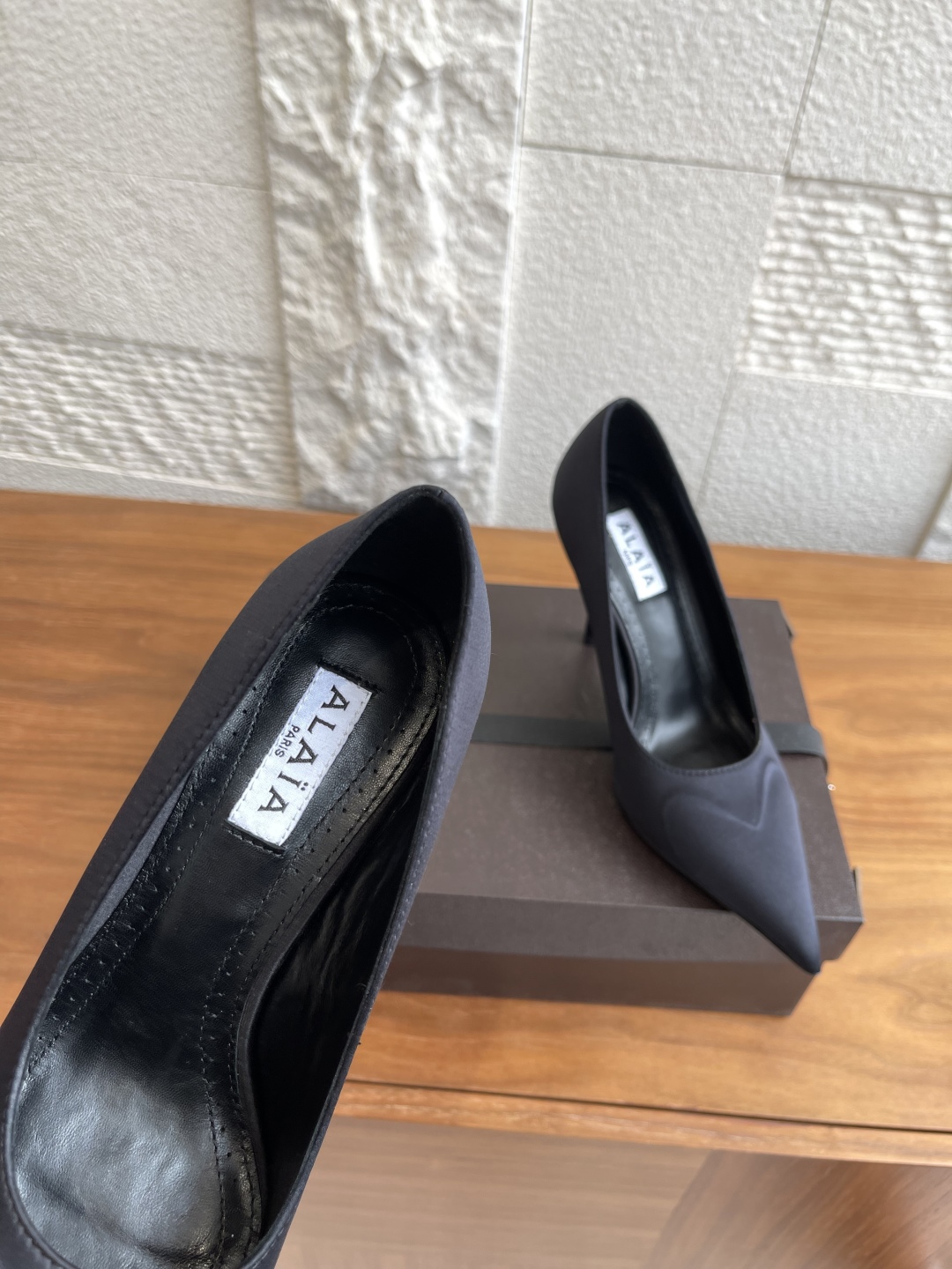 Alaia 25ss High Heel Single Shoes: Stylish, High-Quality, Imported Silk, Italian Design – Sizes 35-42 - 图片 5