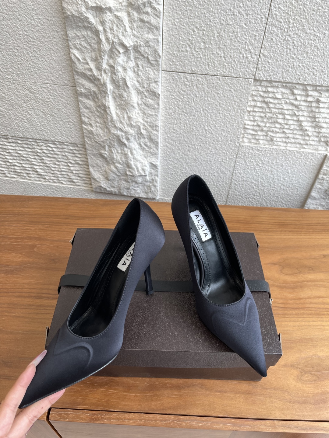 Alaia 25ss High Heel Single Shoes: Stylish, High-Quality, Imported Silk, Italian Design – Sizes 35-42 - 图片 4