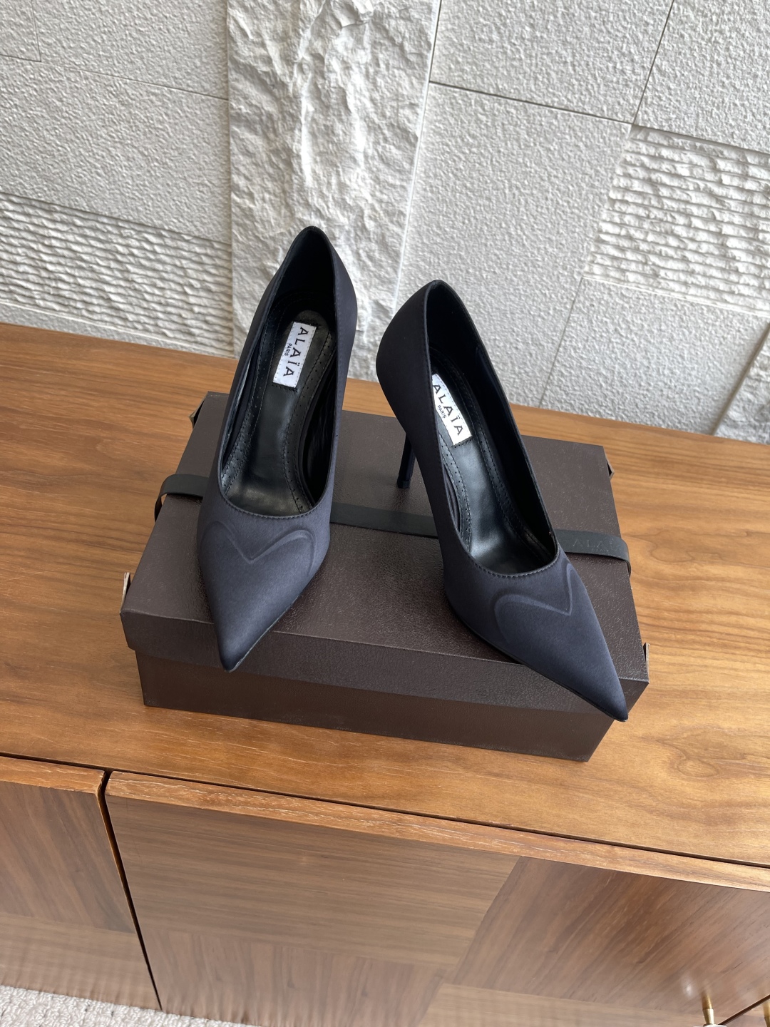 Alaia 25ss High Heel Single Shoes: Stylish, High-Quality, Imported Silk, Italian Design – Sizes 35-42 - 图片 3