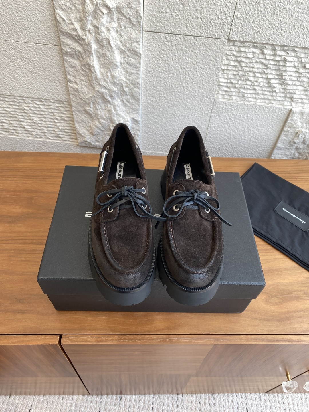 “Alexander Wang Fall Winter 25ss Waxed Leather Shoes with Metal Logo Slides” - 图片 1