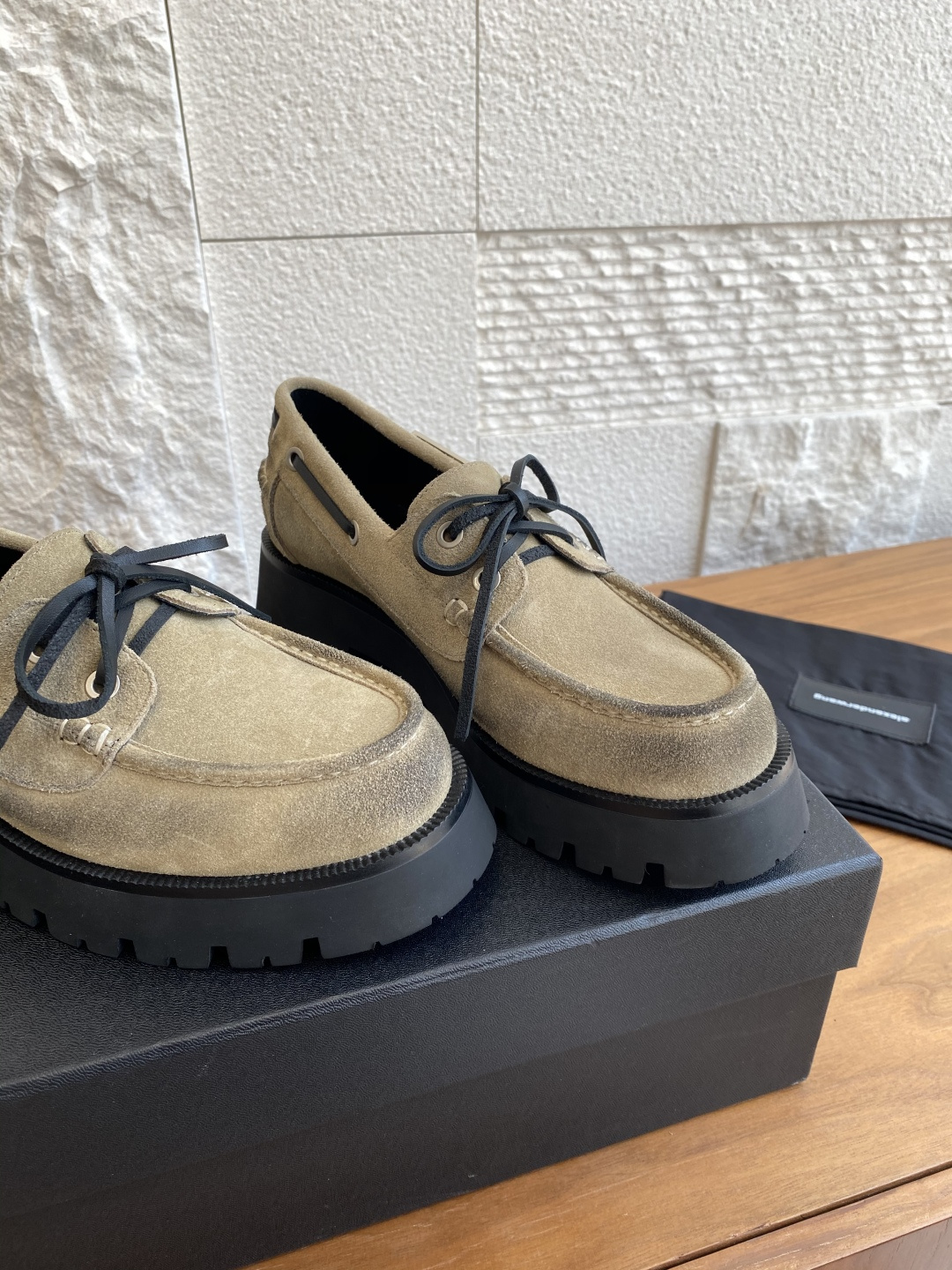 “Alexander Wang 25ss Fall Winter Shoe: Waxed Leather, Metal Logo, Velvet, Sheepskin, Rubber Bottom, Size 35-40” - 图片 9