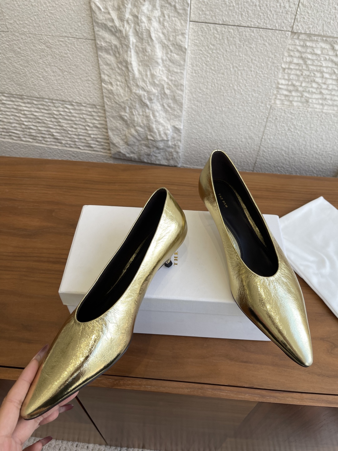 “The Row 25SS Autumn/Winter Collection: Timeless Elegance and Quality in Footwear” - 图片 5