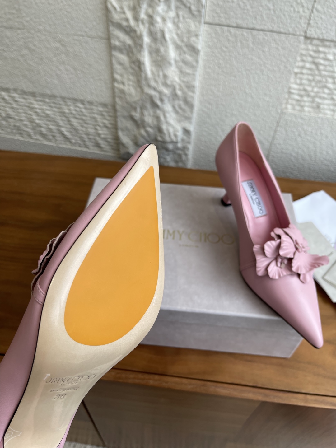 “Jimmy Choo Amita/FLOWERS 45 Series High Heels in Real Skin: Spring & Summer New Collection” - 图片 7
