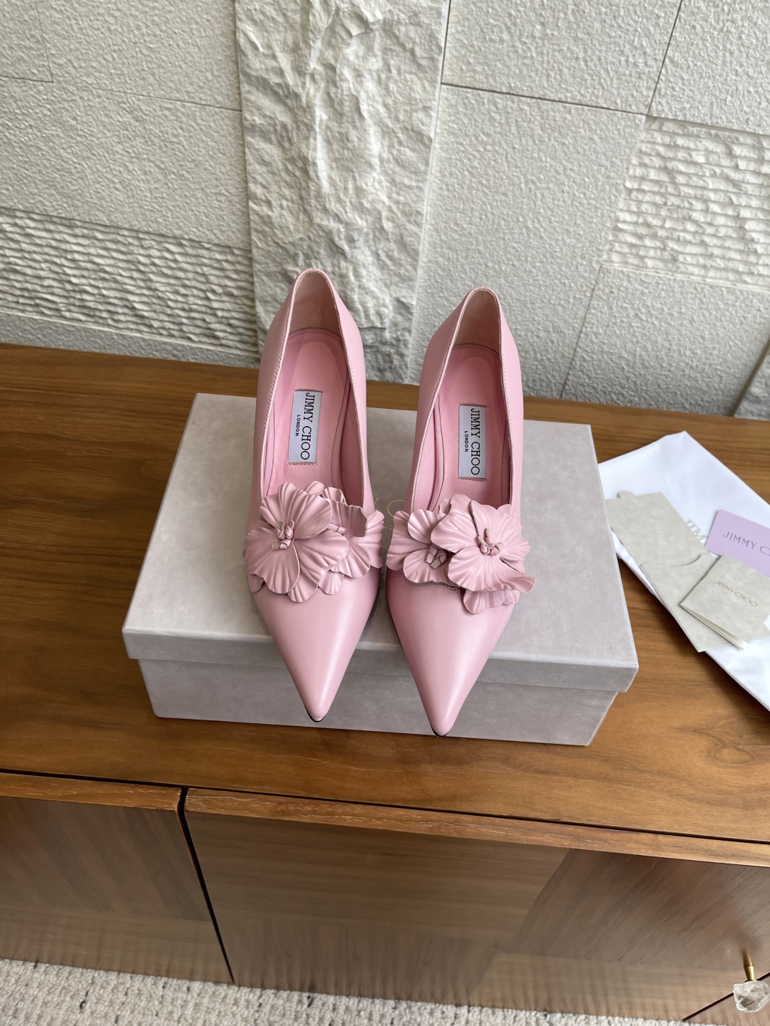 “Jimmy Choo Amita/FLOWERS 45 Series High Heels in Real Skin: Spring & Summer New Collection” - 图片 2