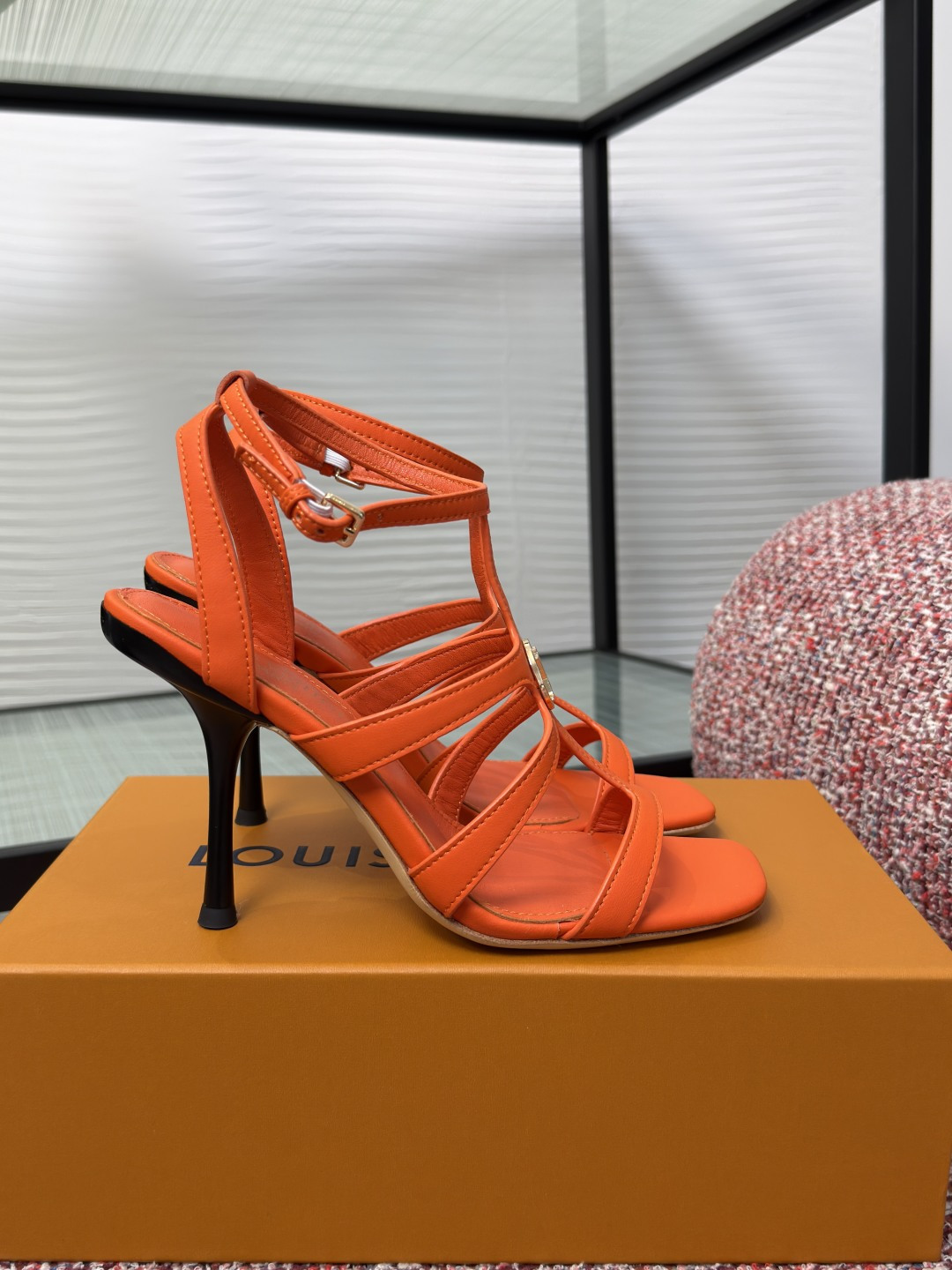 :
LV 2026 Isola LV LV Isola + LV + OK :/ 9.5cm Taglia : 35-41 40 41