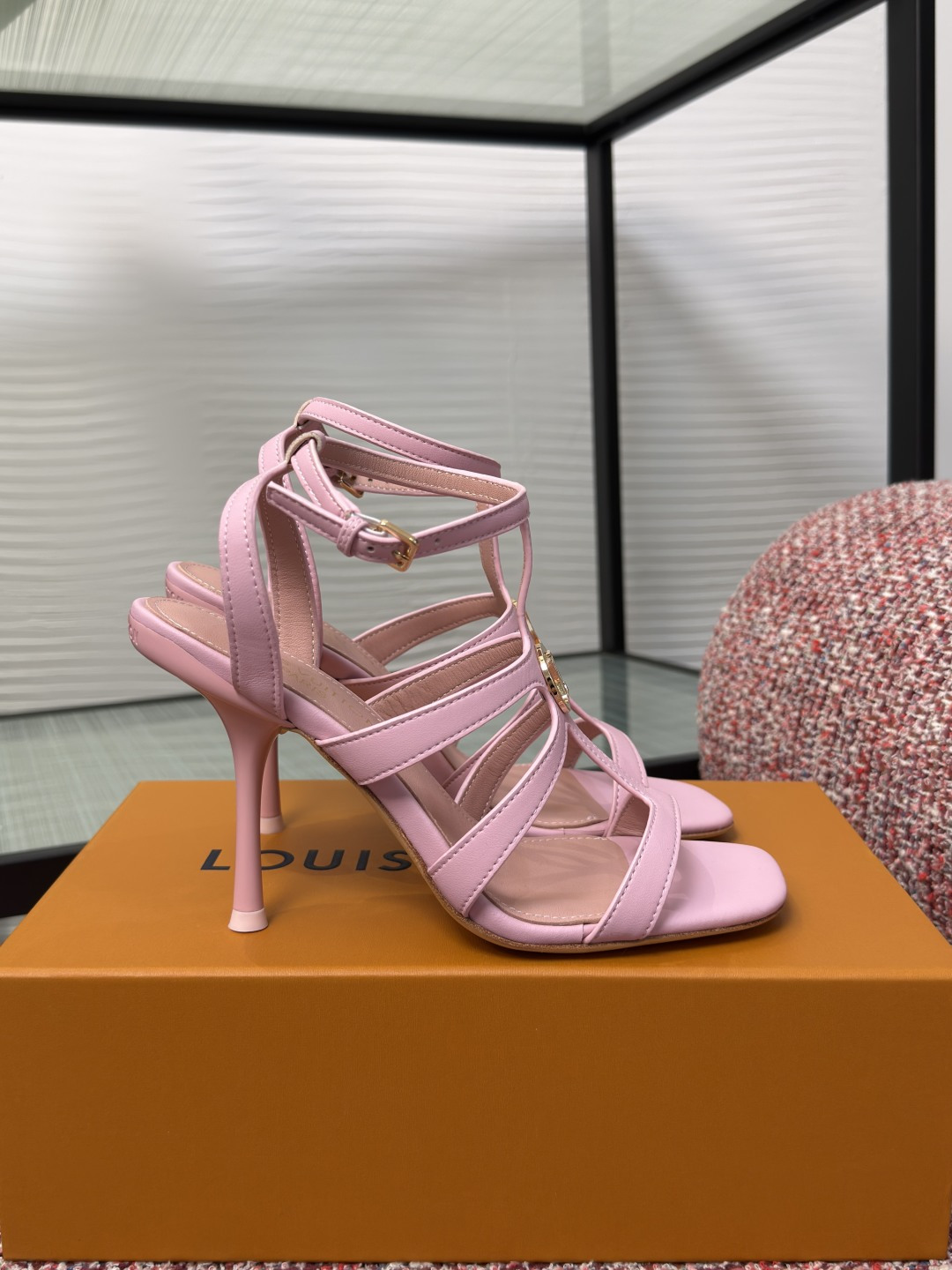 :
LV 2026 Isola LV LV Isola + LV + OK :/ 9.5cm Taglia : 35-41 40 41