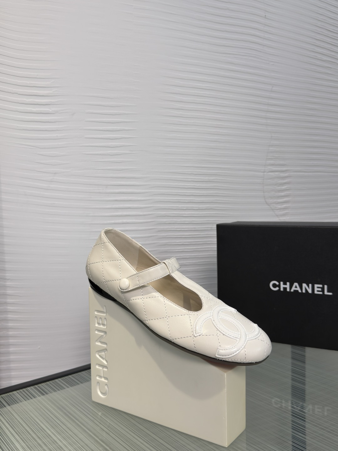 CHANEL women's shoes Top version: