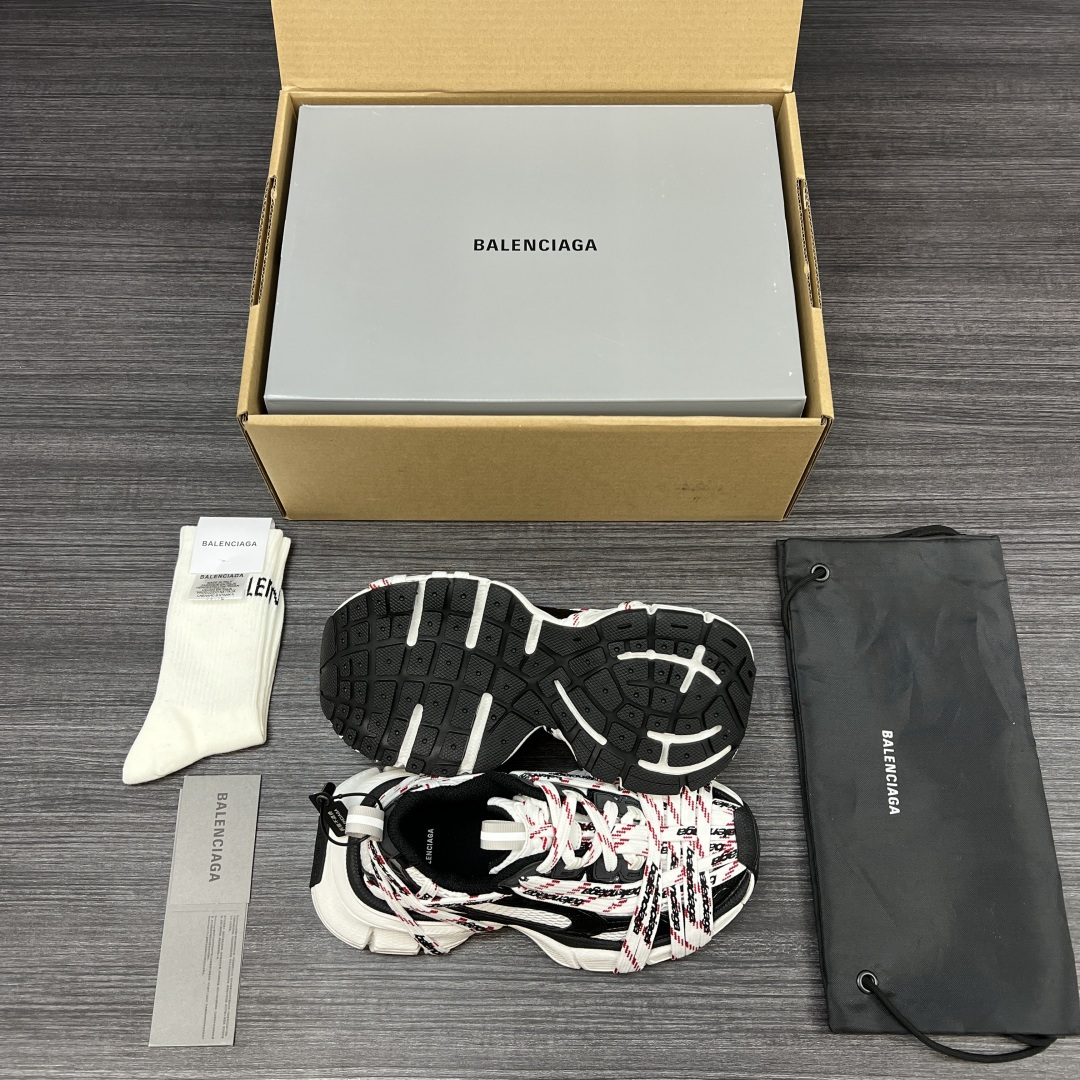 Balenciaga 纯 本Balenciaga Phantom Sneaker 巴黎世家全新做旧3XL Logo绑带做旧潮流跑鞋 在延续 Track Trainer 户外轮廓和复杂鞋面结构的同时