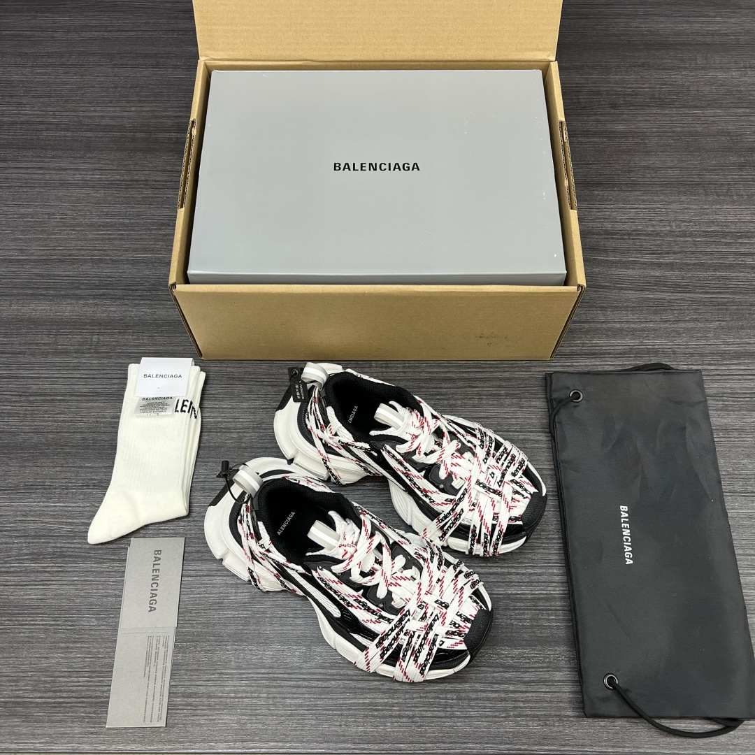 Balenciaga 纯 本Balenciaga Phantom Sneaker 巴黎世家全新做旧3XL Logo绑带做旧潮流跑鞋 在延续 Track Trainer 户外轮廓和复杂鞋面结构的同时