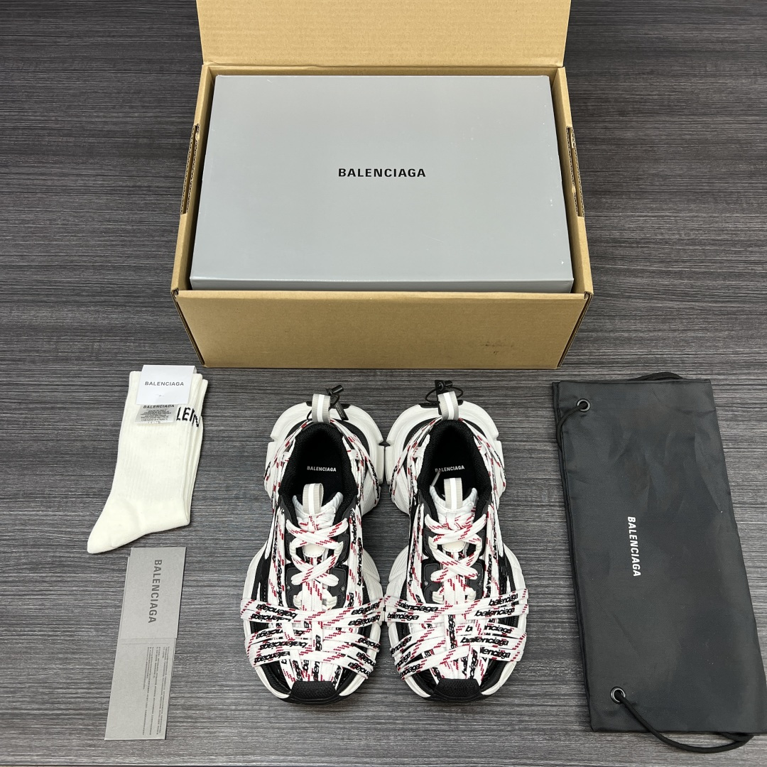 Balenciaga 纯 本Balenciaga Phantom Sneaker 巴黎世家全新做旧3XL Logo绑带做旧潮流跑鞋 在延续 Track Trainer 户外轮廓和复杂鞋面结构的同时