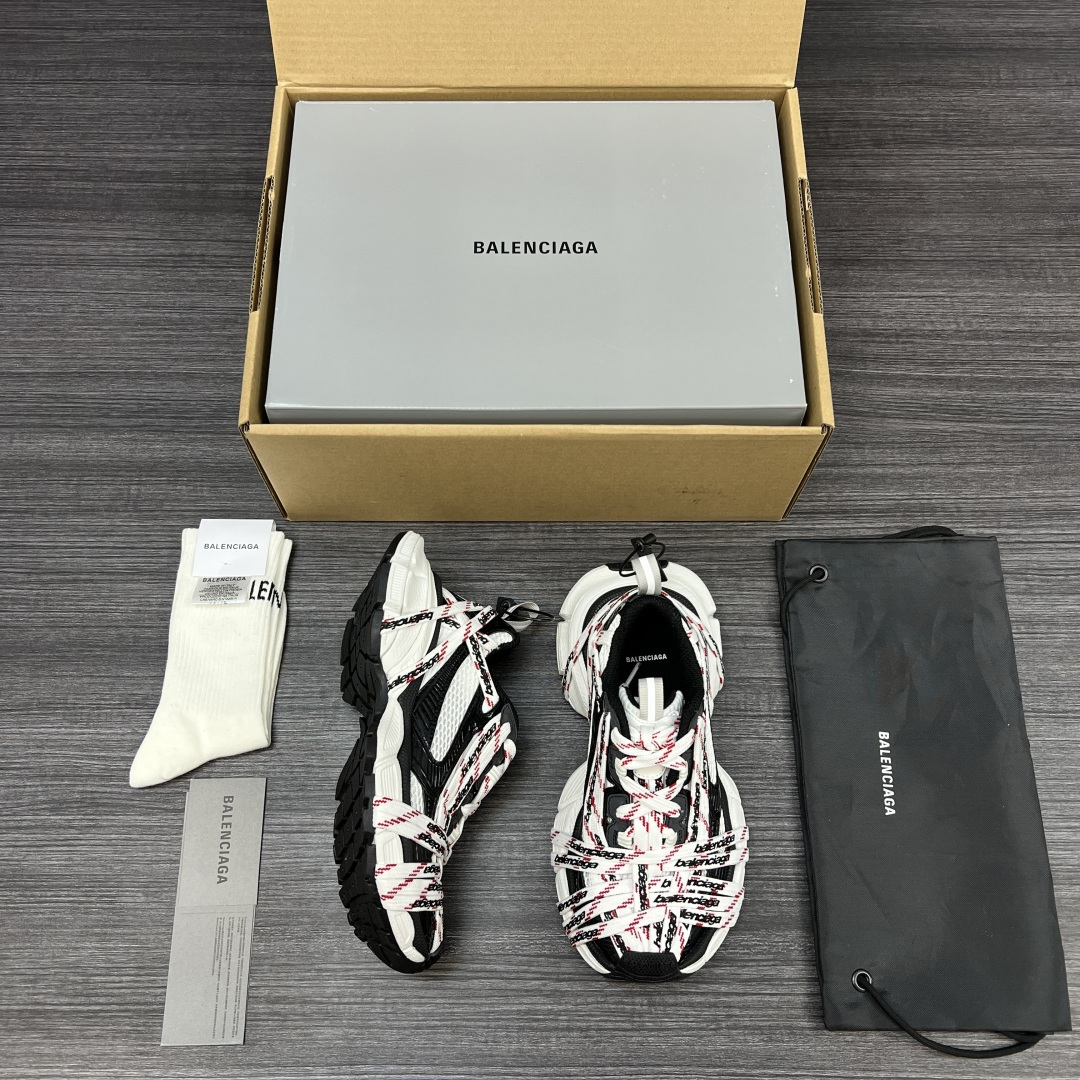 Balenciaga 纯 本Balenciaga Phantom Sneaker 巴黎世家全新做旧3XL Logo绑带做旧潮流跑鞋 在延续 Track Trainer 户外轮廓和复杂鞋面结构的同时