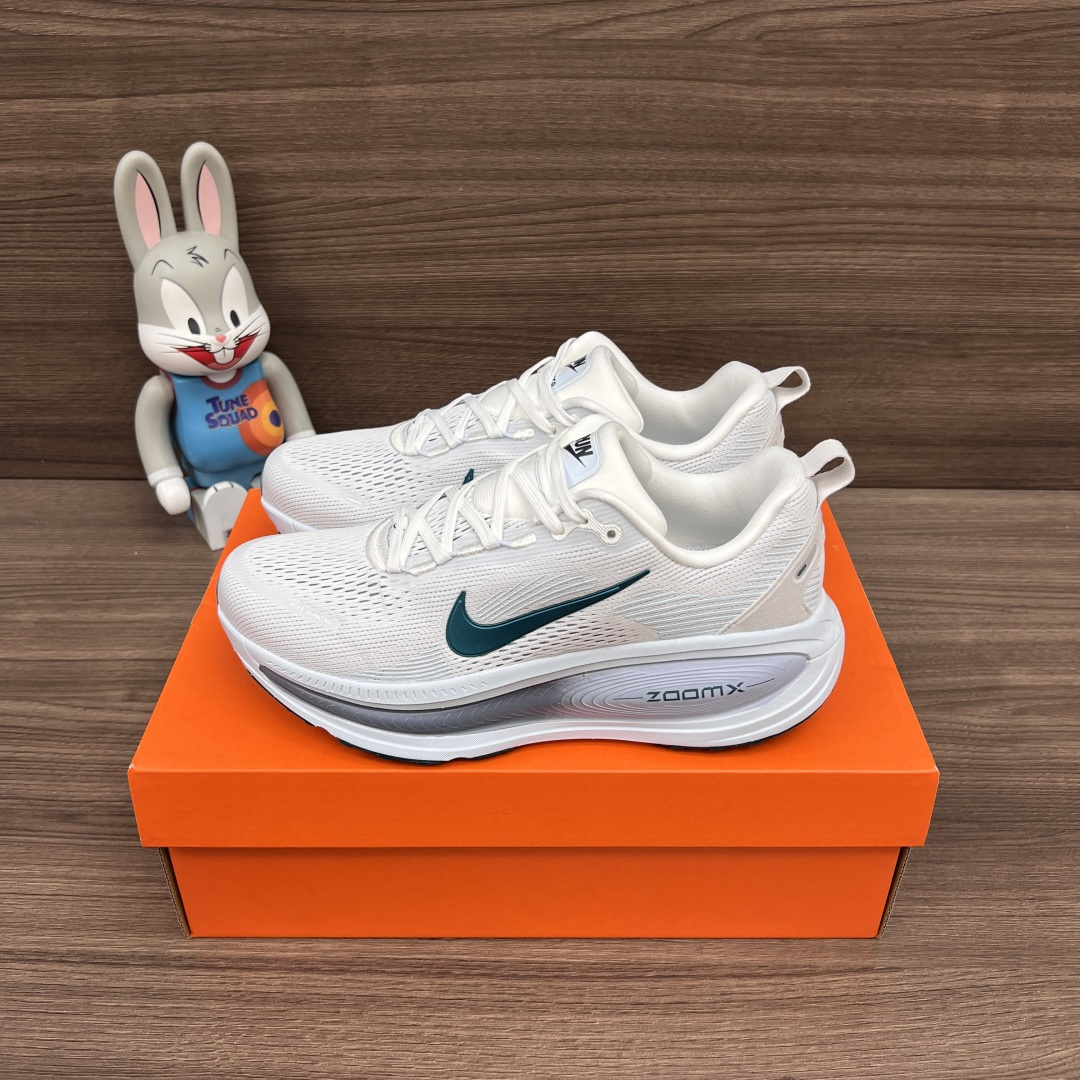 NO:415049,Top version Nike Vomero 18 soft, comfortable, non-slip and wear-resistant, low-top casual running shoes, white, same style for men and women. Full set of decoction packaging poison card, poison button, cotton socks, poison box. Size: 36-45 sizes!  , casual shoes/sports shoes, sneakers19860909顶级版本Nike Vomero 18 柔软舒适防滑耐磨 低帮 休闲跑步鞋 白色 男女同款. 全套得物包装毒卡 毒扣 棉袜 毒盒. 码数:36-45码！,休闲鞋/运动鞋,sneakers,Women's Shoes