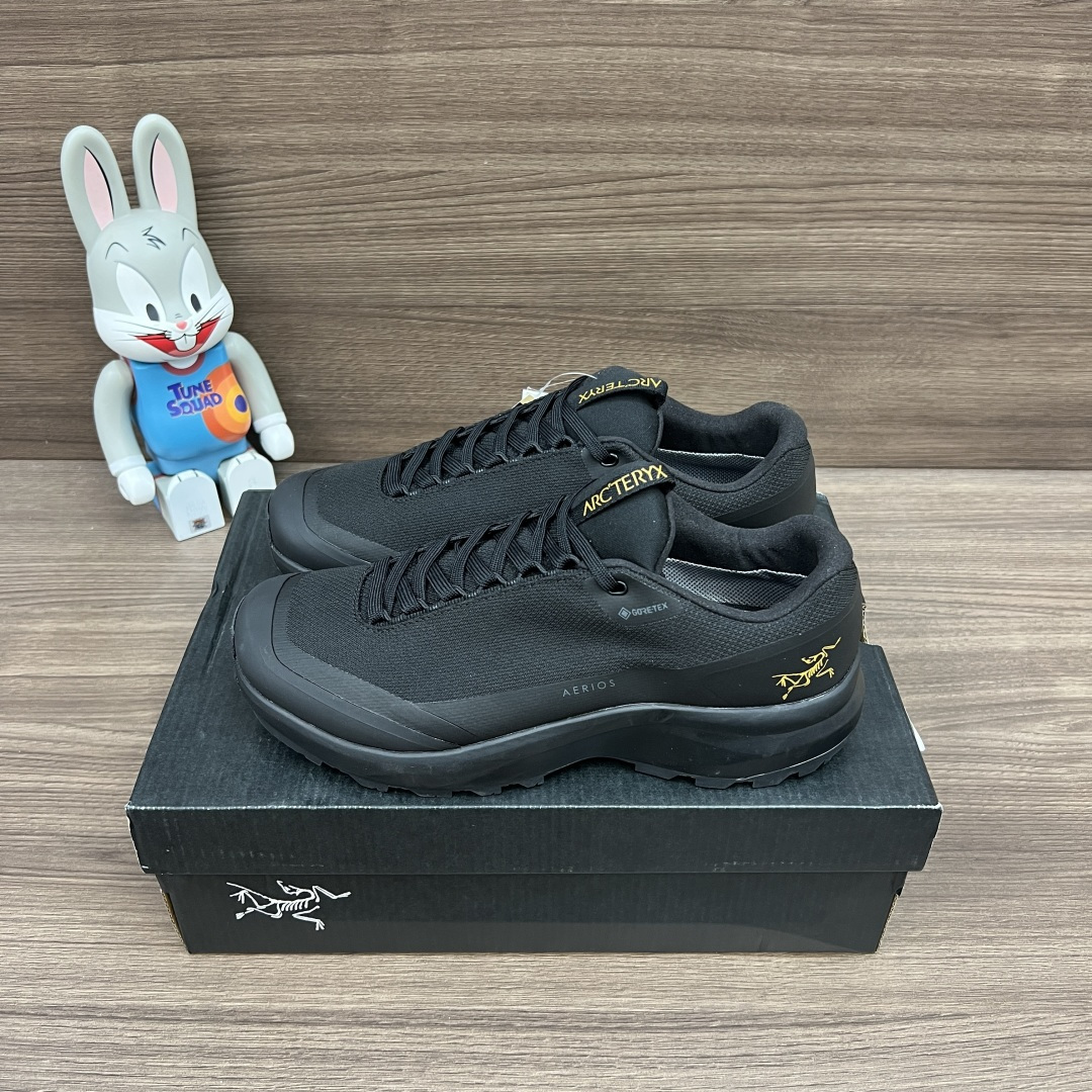 NO:419961,Top version of Arcteryx Aerios AURA round head comfort, shock-absorbing, non-slip wear-resistant, low top, hiking shoes, same style for men and women, black. Item number: L08426600 Packaging full set of Dewu accessories reinforced Dewu box packaging Size: 36-45 sizes, casual shoes/sports shoes arc'teryx, sneakers19860909顶级版本Arcteryx始祖鸟 Aerios AURA 圆头舒适 减震防滑耐磨 低帮 徒步鞋 男女同款 黑色. 货号: L08426600 包装全套得物配件加固得物盒包装 码数:36-45码,休闲鞋/运动鞋arc'teryx,sneakers,Women's Shoes