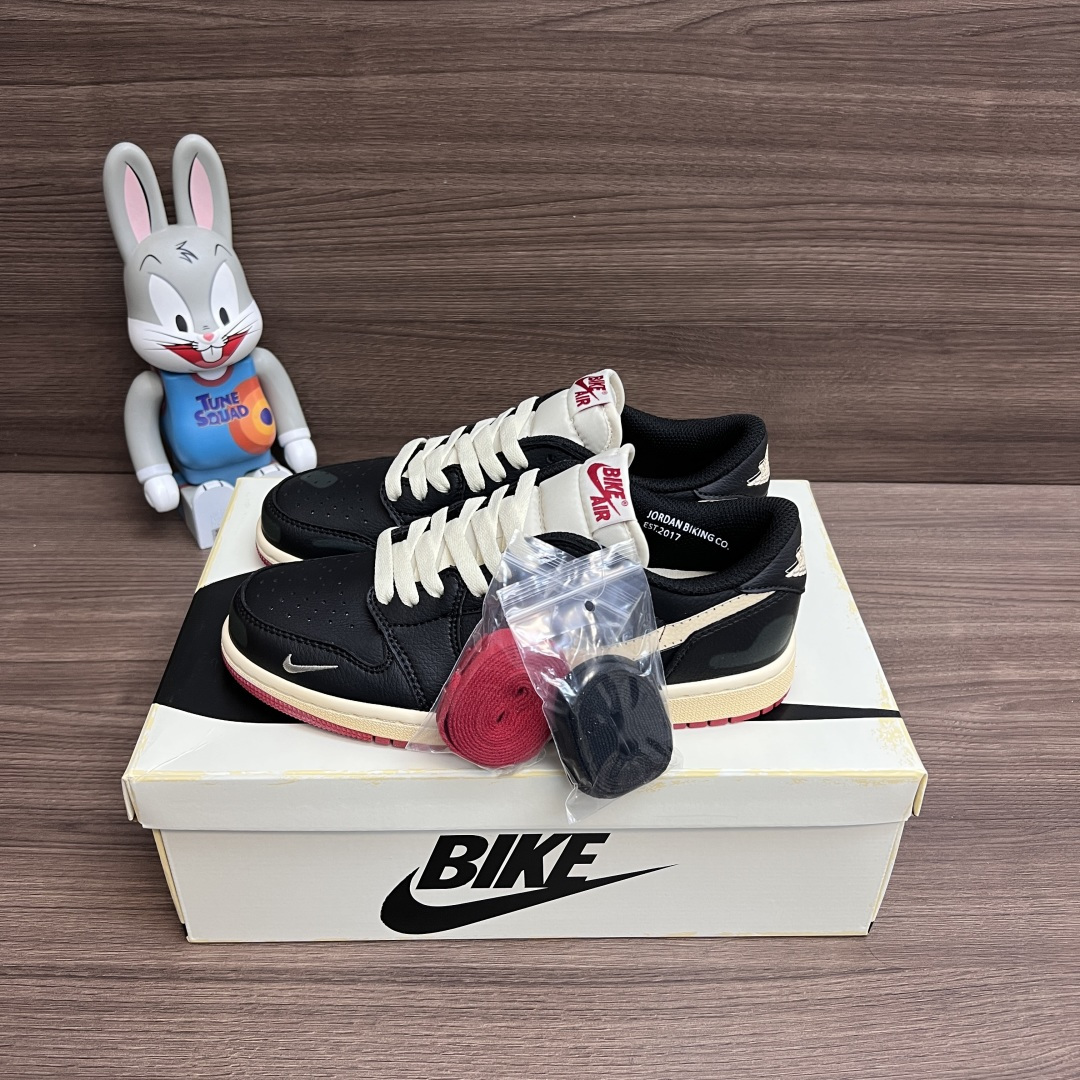 NO:706686,The top version of Nigel Sylvester x Jordan Air Jordan 1 Retro Low OG Nitro 'Better With Time' is comfortable and versatile, low-top retro basketball shoes, white, black and red, the same style for men and women!  Fabric: First-layer cowhide, high-density fabric lining and high-elastic sponge. Outsole: Rubber combination outsole!  Size 36-46 (including half size) Full set of gift cards, poison buckles, cotton socks, poison box., casual shoes/sports shoes, louis vuitton, sneakers, cowhide19860909顶级版本Nigel Sylvester x Jordan Air Jordan 1 Retro Low OG Nitro 'Better With Time' 舒适百搭 低帮 复古篮球鞋 白黑红 男女同款！ 面料:头层牛皮 内里高密度织布包裹高弹力海绵 大底:橡胶组合大底！ 码数36-46（含半码） 全套得物包装毒卡 毒扣 棉袜 毒盒.,休闲鞋/运动鞋,louis vuitton,sneakers,cowhide,Women's Shoes