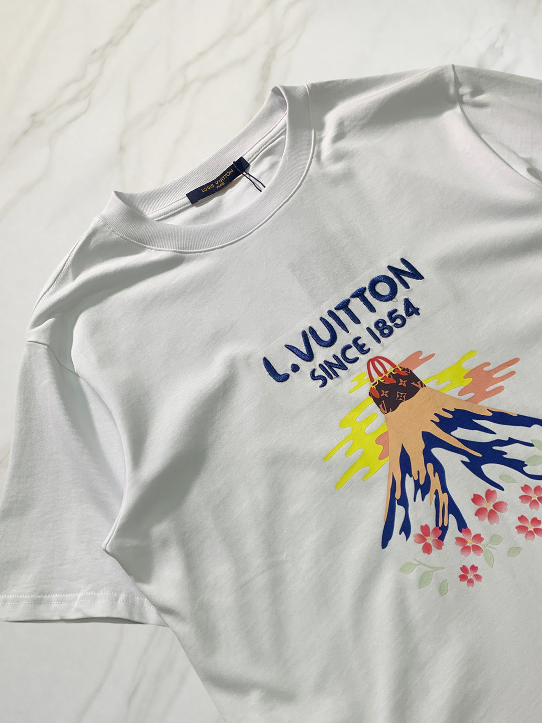 LV 2026SS夏季新款280克高密度短袖T恤，重工刺绣 男女同款 采用进口定制定染面料上身舒适密度强