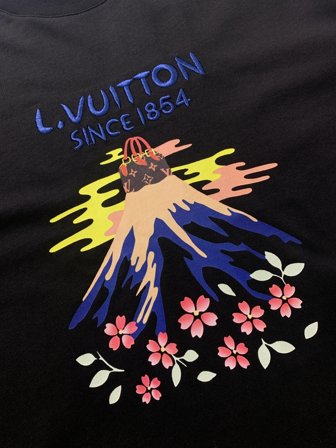 LV 2026SS夏季新款280克高密度短袖T恤，重工刺绣 男女同款 采用进口定制定染面料上身舒适密度强